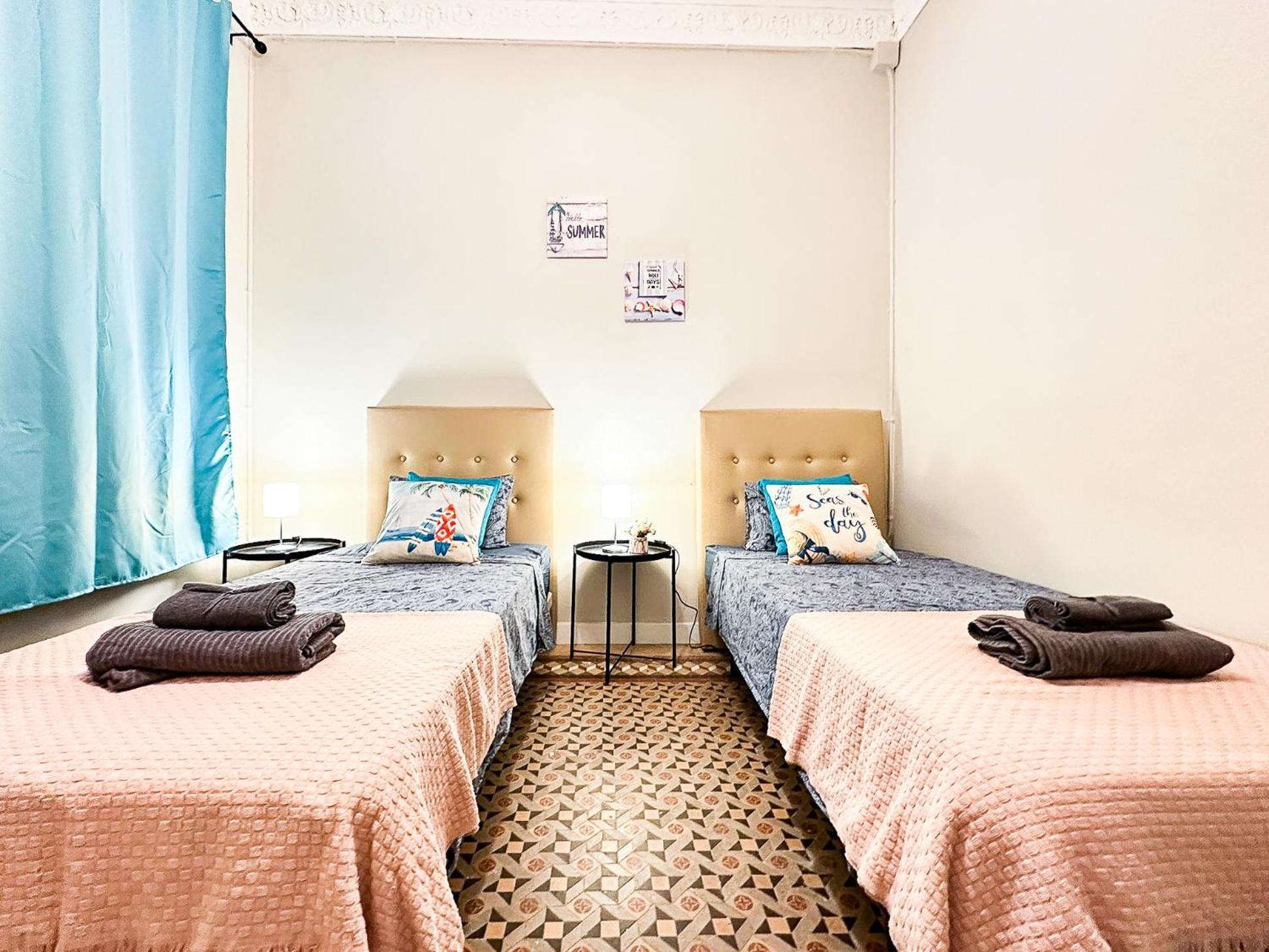Private Rooms By Plaza Catalunya バルセロナ エクステリア 写真